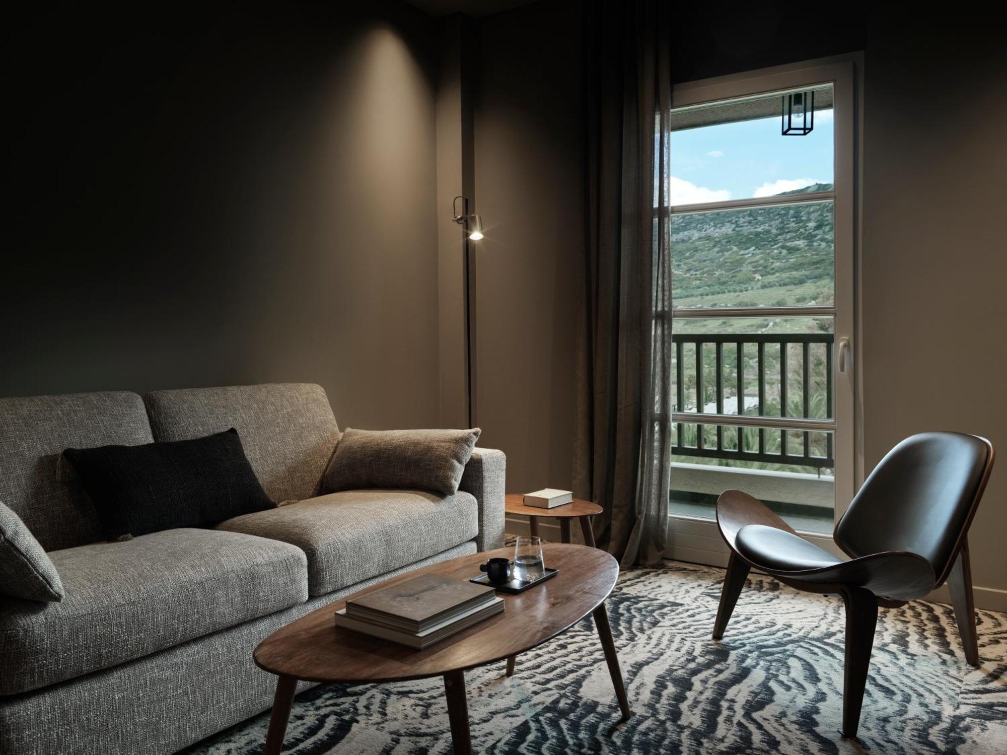 Deluxe Suite Garden View